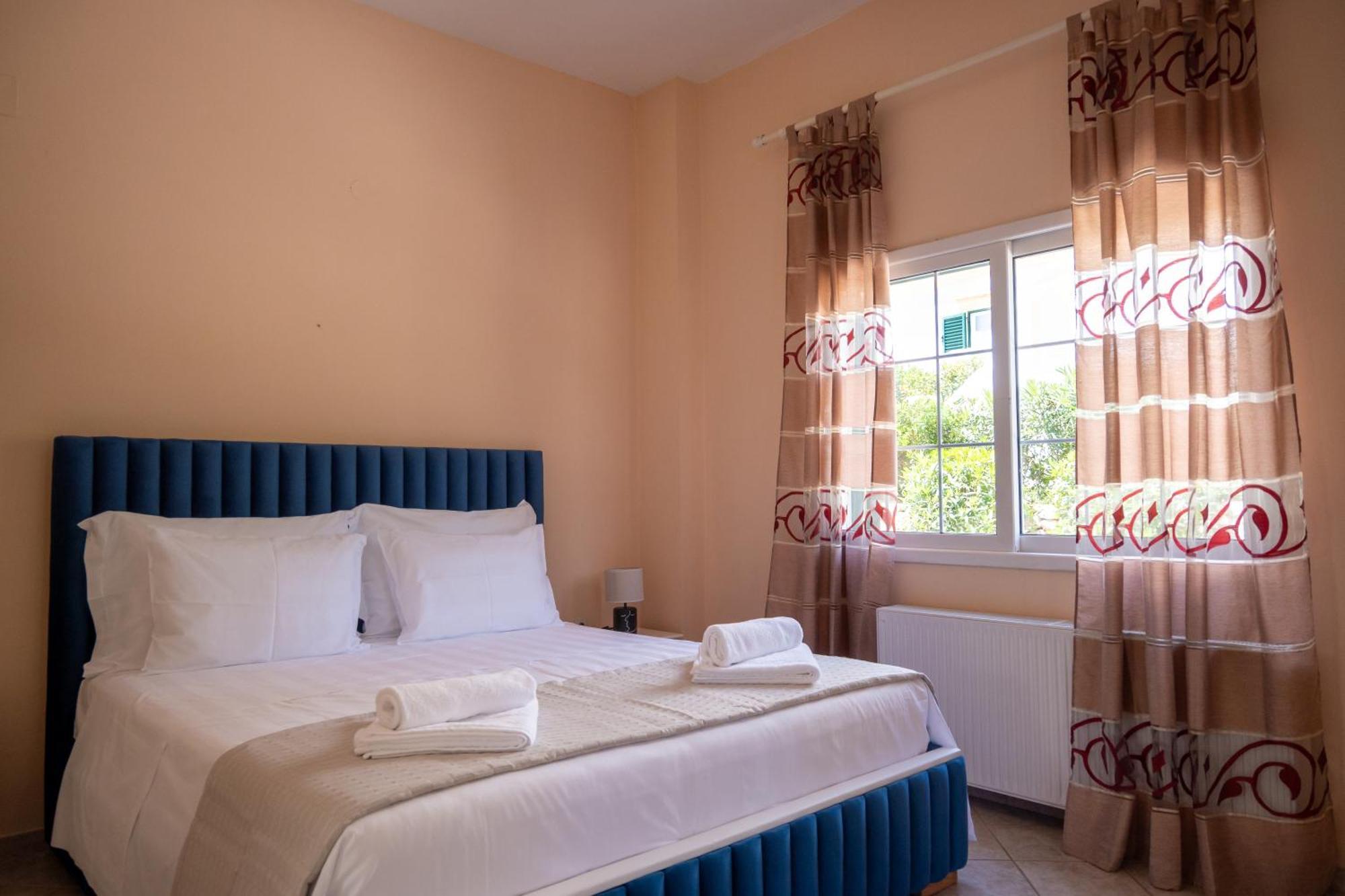 Crystal Blue Hotel, Barbati Exterior foto