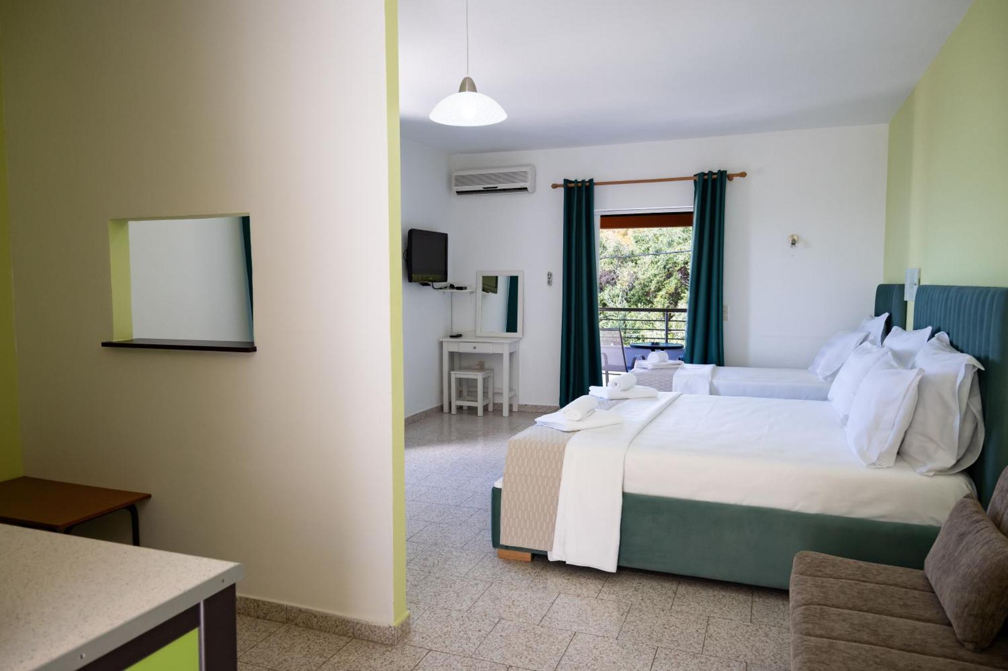 Crystal Blue Hotel, Barbati Exterior foto
