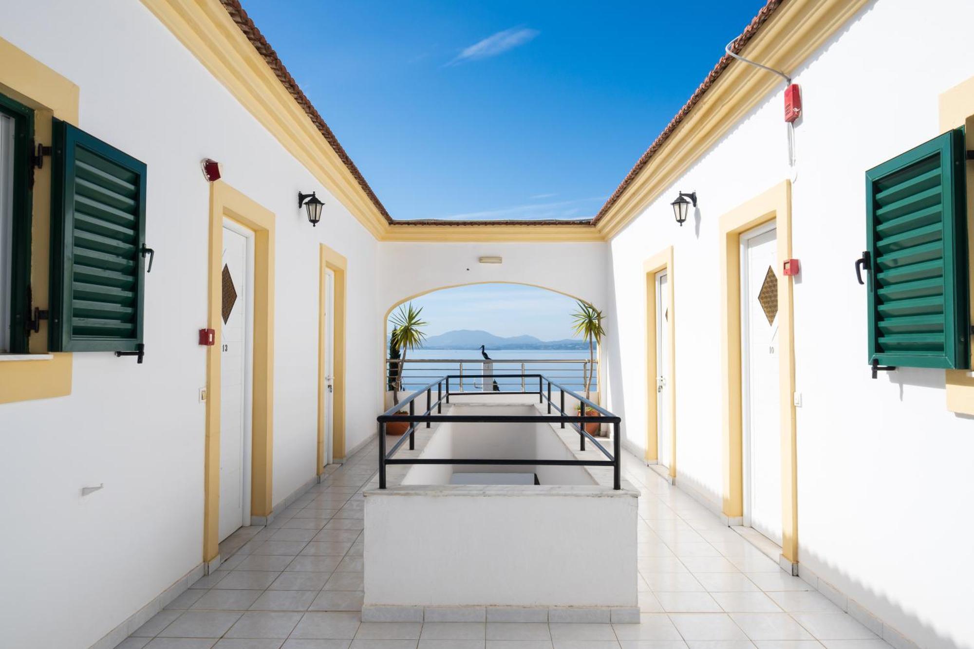 Crystal Blue Hotel, Barbati Exterior foto